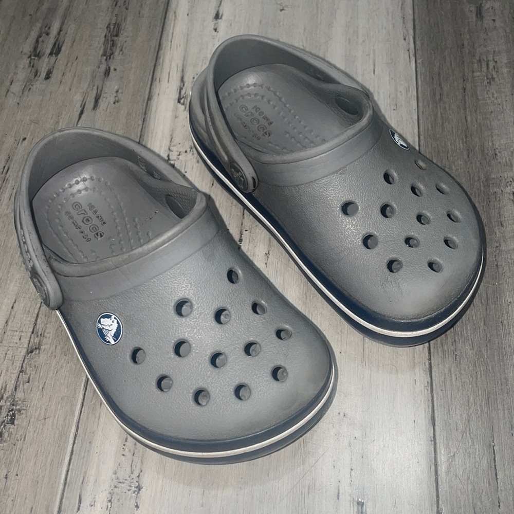 CROCS - toddler size 6